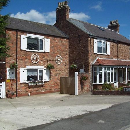 Fifth Milestone Cottage Dunnington Chambre photo