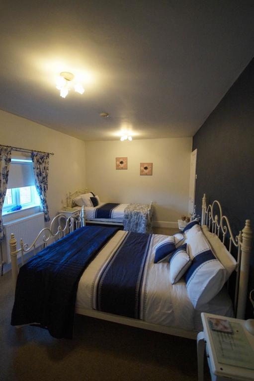 Fifth Milestone Cottage Dunnington Chambre photo