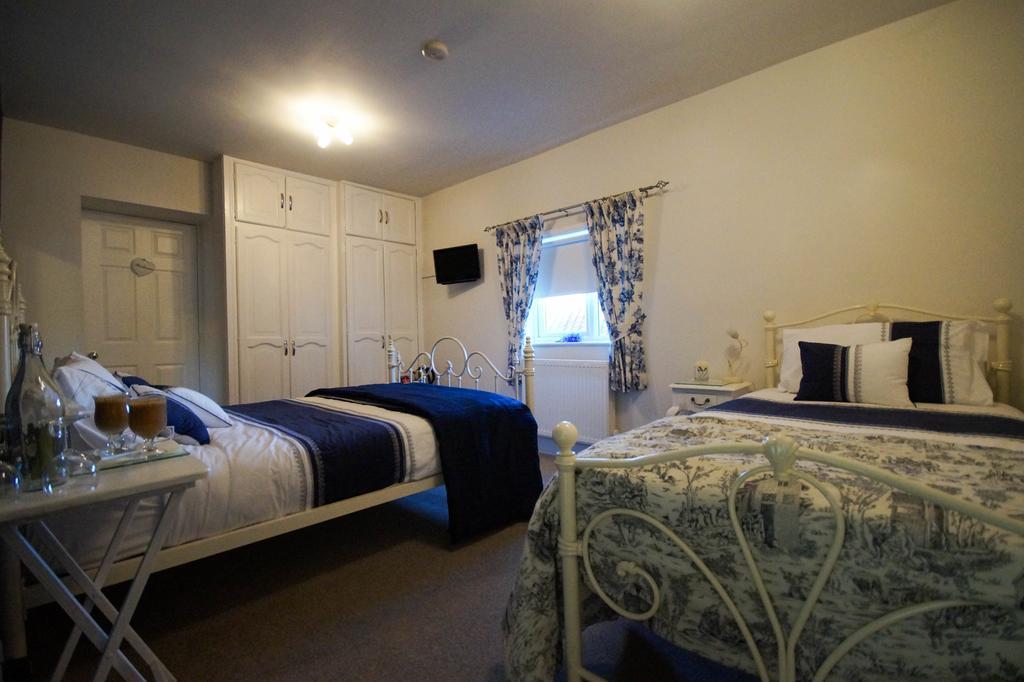 Fifth Milestone Cottage Dunnington Chambre photo