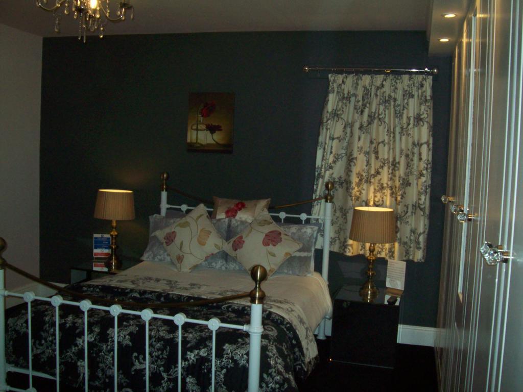 Fifth Milestone Cottage Dunnington Chambre photo