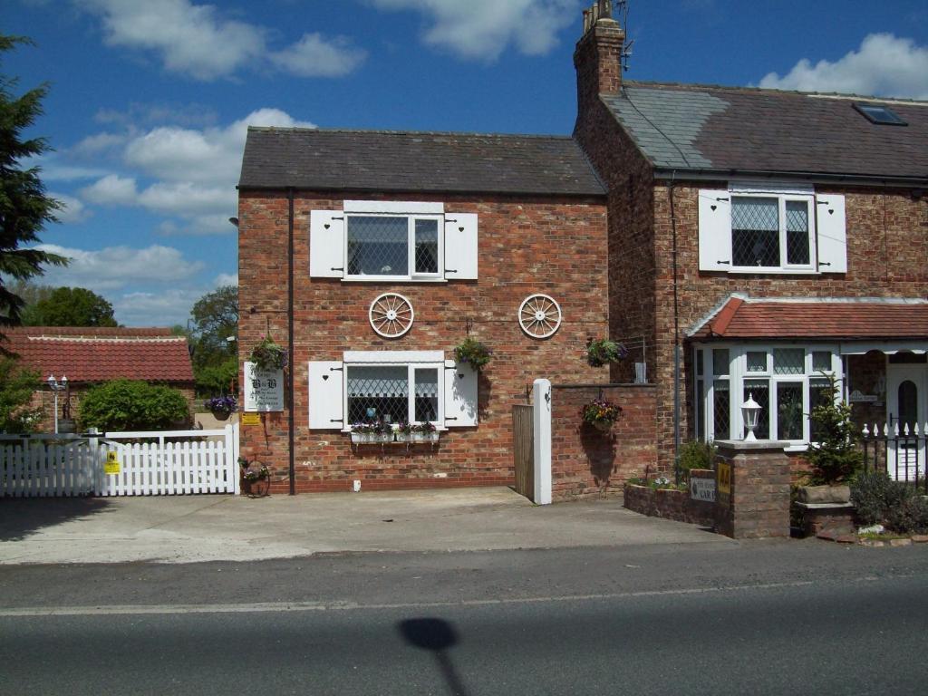 Fifth Milestone Cottage Dunnington Chambre photo