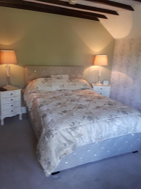 Fifth Milestone Cottage Dunnington Extérieur photo