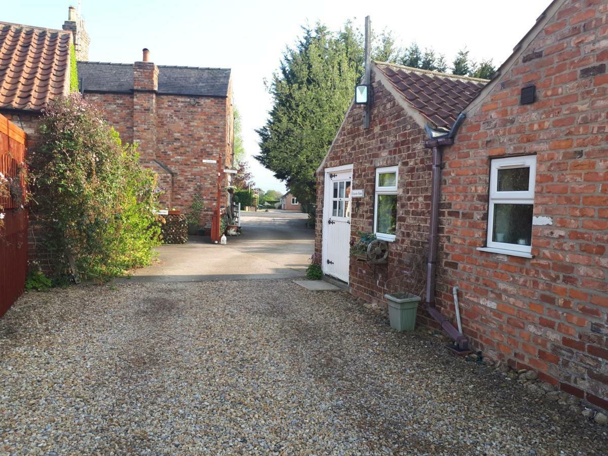 Fifth Milestone Cottage Dunnington Extérieur photo